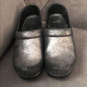 Black sparkle Danskos